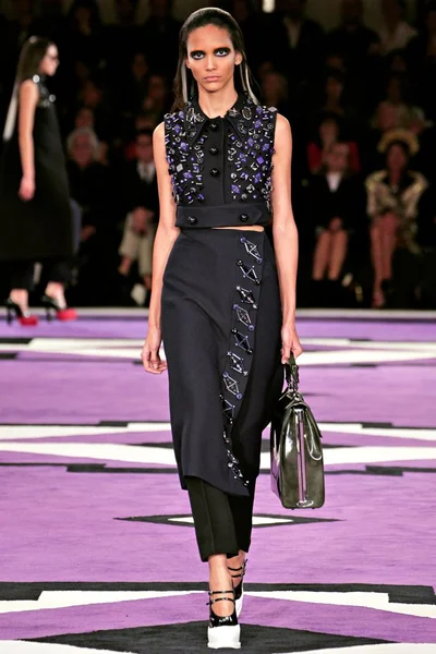 Look 14